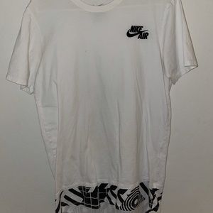 Nike Air Short Sleeve With Black and White Pattern